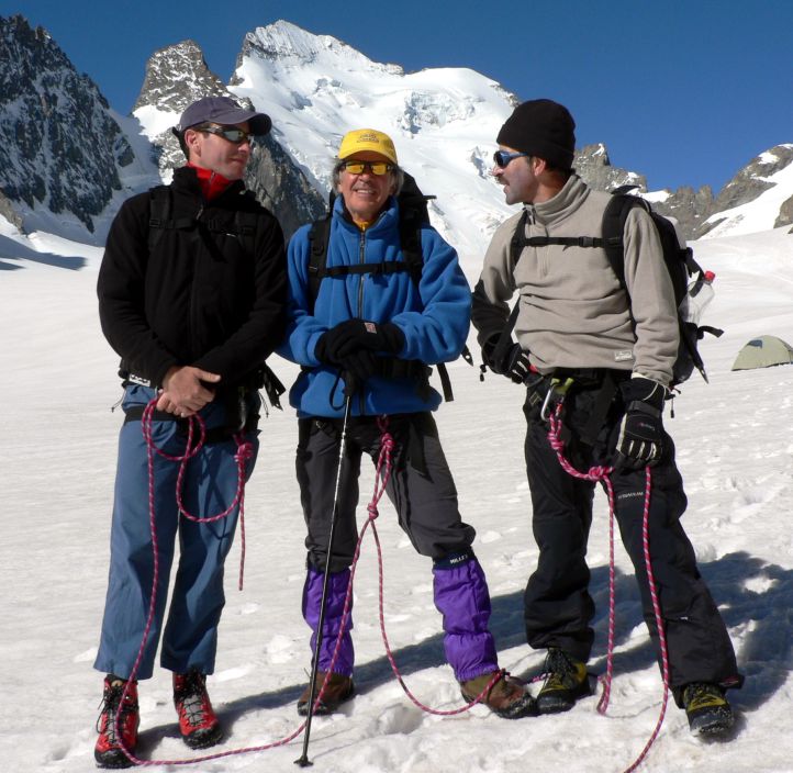 un guide de haute montagne pour s'initier a l'alpinisme