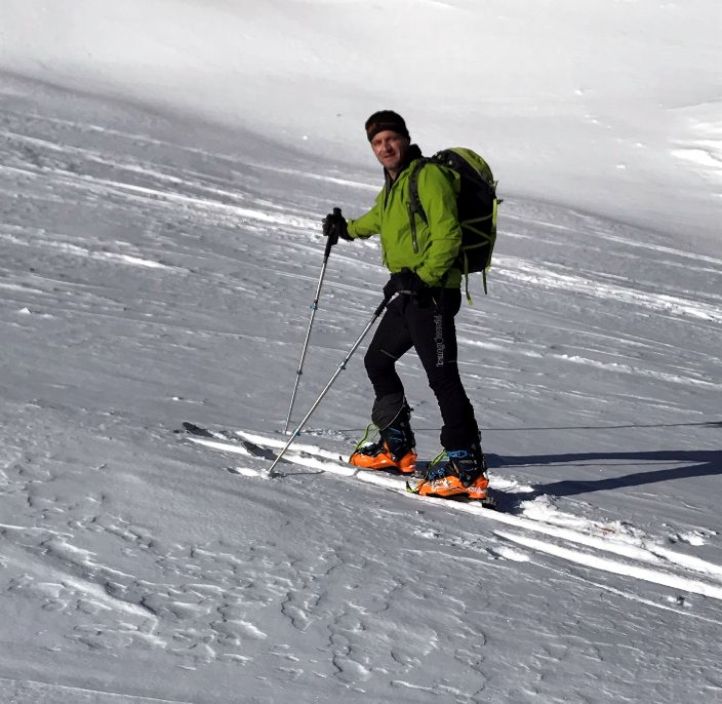 initiation en ski de randonnee avec un guide de haute montagne